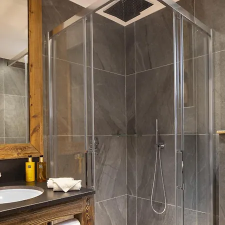 Apartment Caseblanche - Mcfoggin Mae-9011